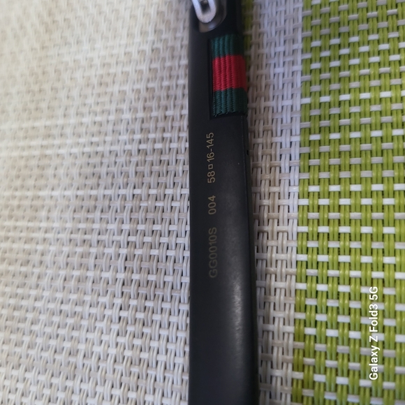 Gucci Black Sunglasses with Case and dust bag - Picture 4 of 7